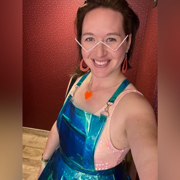 Hi! I’m your friendly Posher, Melissa 🌳 - Picture 6 of 10